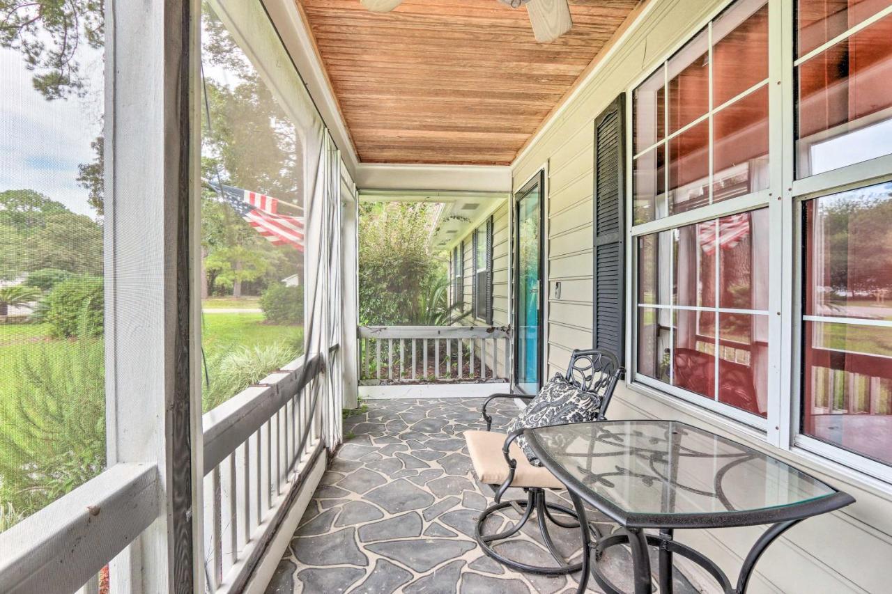 Peaceful Beaufort Home With Front Porch And Grill Exterior foto